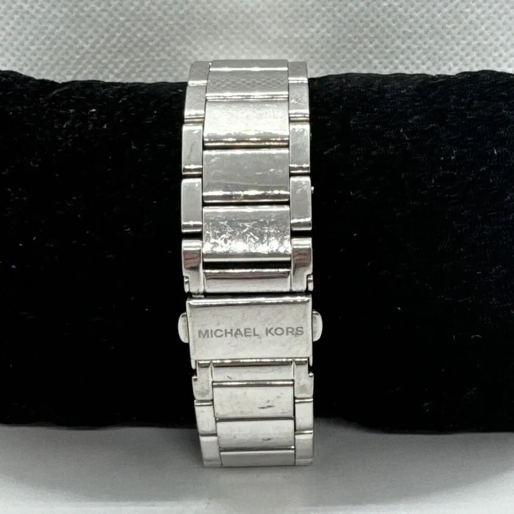 Michael Kors MK5353 Womens Silver Stainless Steel Analog Dial Wrist Watch JNA596